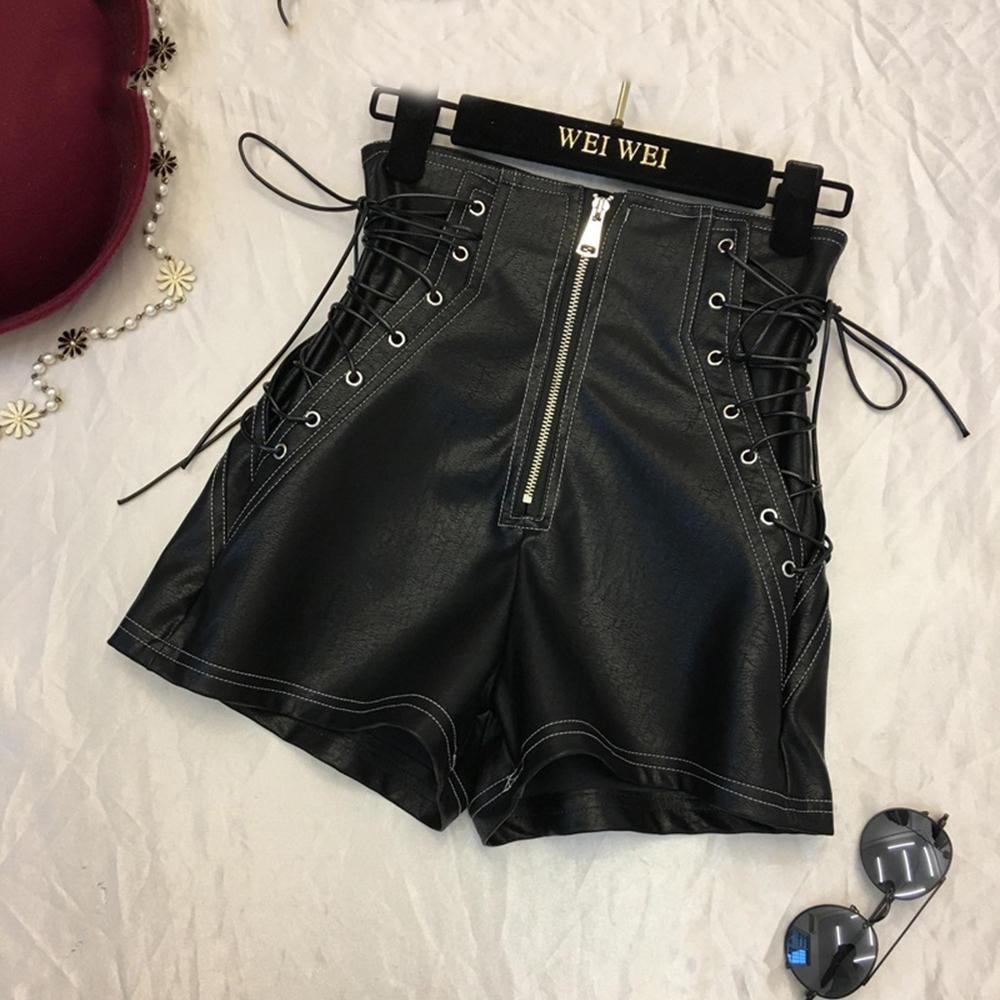 NWT - GOTH BB - Black Alison tie up shorts - size L